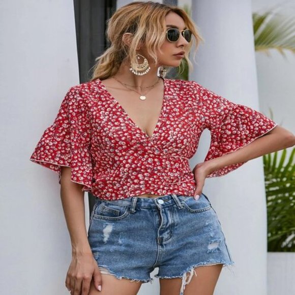 3/$25💦 HPick!  NWOT Floral Puff Sleeve Crop Top L - Picture 9 of 11